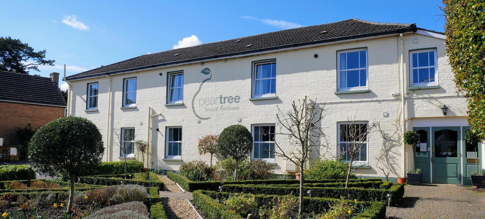 Peartree Serviced Apartments Salisbury Exteriör bild